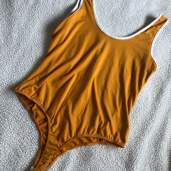 NOT FOR SALE RIGHT NOW!
Yellow/Mustard Charlotte Russe Bodysuit. Size L - Picture 3 of 8